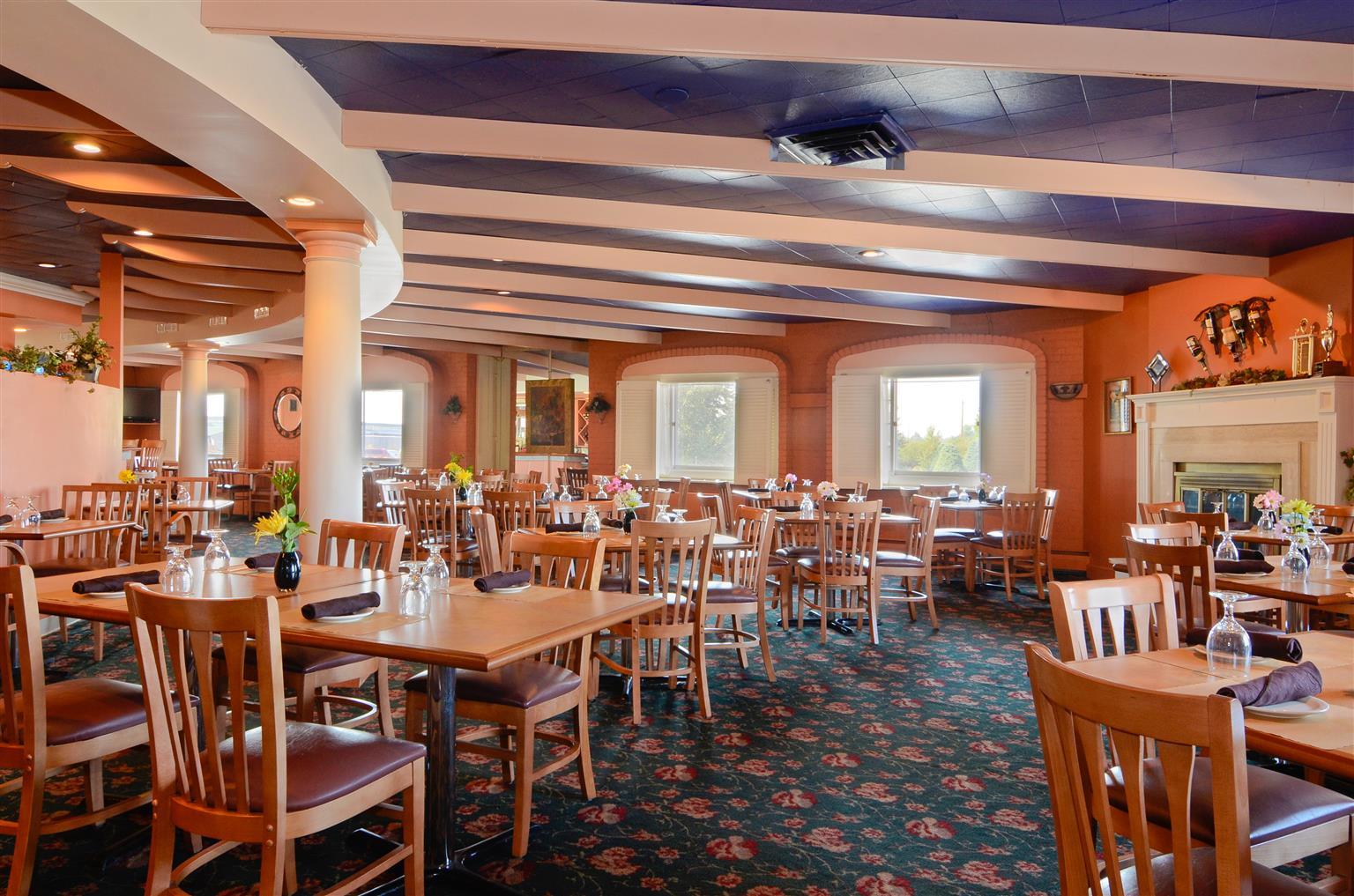 Magnuson Grand Pioneer Inn And Suites Эсканаба Ресторан фото