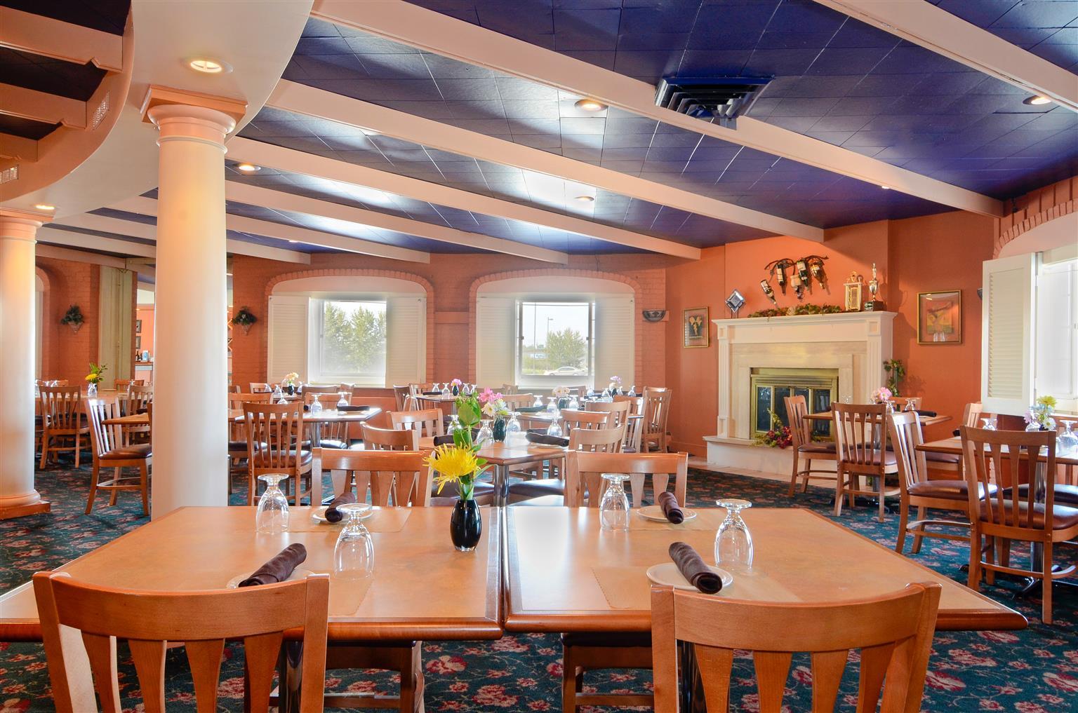 Magnuson Grand Pioneer Inn And Suites Эсканаба Ресторан фото